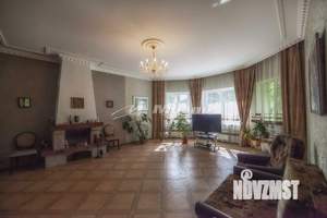 Дом 220м², 2-этажный, участок 6 сот.  
