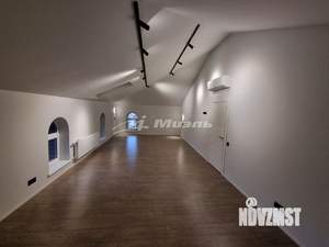 Дом 294м², 3-этажный, участок 6 сот.  