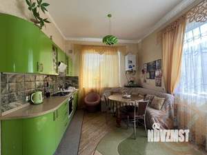 Дом 245м&sup2;, 2-этажный, участок 6 сот.  