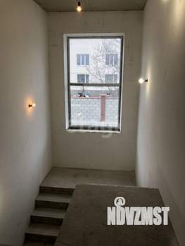 Дом 300м&sup2;, 2-этажный, участок 6 сот.  