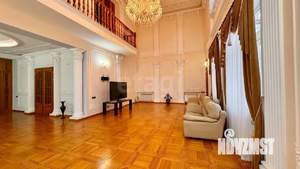 Дом 1767м&sup2;, 4-этажный, участок 28 сот.  