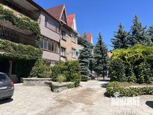 Коттедж 480м², 4-этажный, участок 3 сот.  