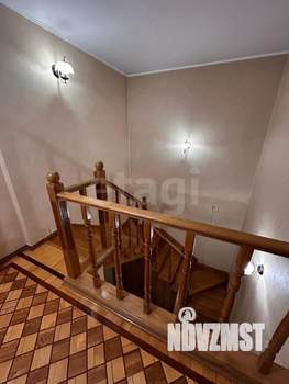 Дом 248м², 3-этажный, участок 6 сот.  