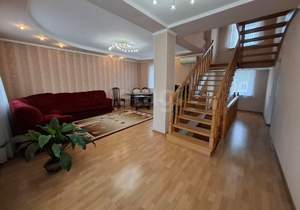 Дом 220м², 3-этажный, участок 5 сот.  