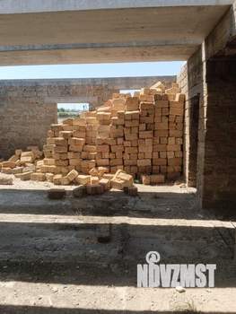 Дом 585м&sup2;, 3-этажный, участок 585 сот.  