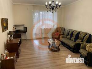 Дом 312м², 3-этажный, участок 6 сот.  