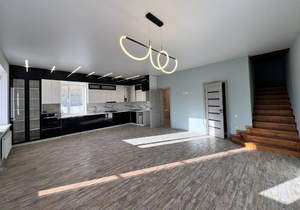 Дом 150м&sup2;, 2-этажный, участок 6 сот.  