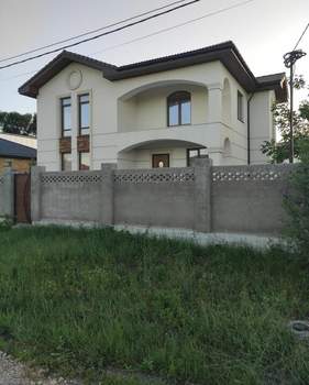 Дом 270м², 2-этажный, участок 8 сот.  