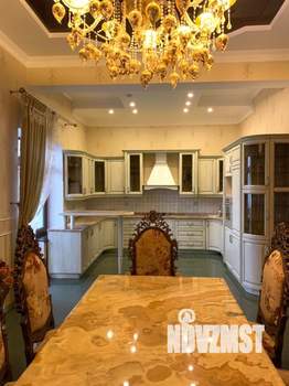 Дом 730м&sup2;, 3-этажный, участок 6 сот.  