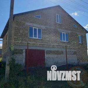 Дом 222м&sup2;, 2-этажный, участок 6 сот.  