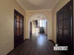 Дом 581м&sup2;, 3-этажный, участок 5 сот.  