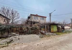 Дом 150м&sup2;, 2-этажный, участок 6 сот.  