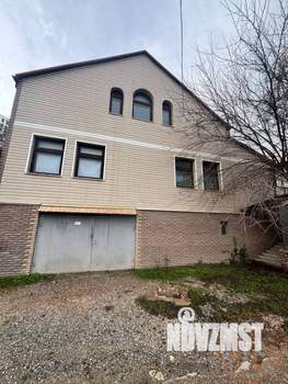 Дом 230м&sup2;, 3-этажный, участок 547 сот.  