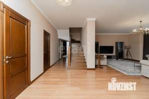 Дом 254м², 2-этажный, участок 8 сот.  