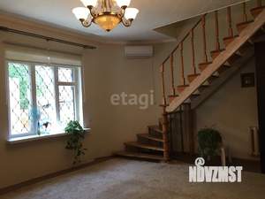 Дом 210м², 2-этажный, участок 5 сот.  