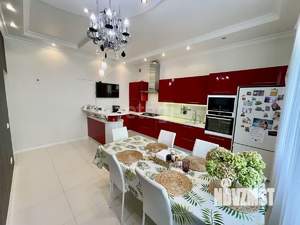 Дом 265м&sup2;, 5-этажный, участок 6 сот.  