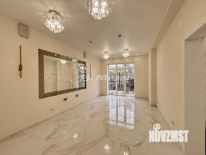 Дом 297м&sup2;, 2-этажный, участок 5 сот.  