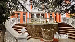 Дом 1767м&sup2;, 4-этажный, участок 28 сот.  