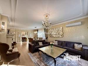 Дом 405м&sup2;, 3-этажный, участок 32 сот.  