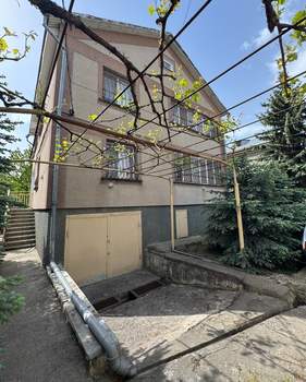 Дом 201м², 2-этажный, участок 6 сот.  