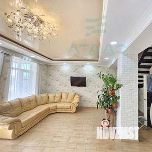 Дом 208м², 3-этажный, участок 3 сот.  