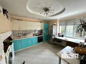 Дом 185м&sup2;, 2-этажный, участок 3 сот.  