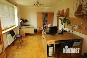 Дом 1000м&sup2;, 3-этажный, участок 17 сот.  