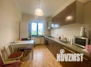 Дом 282м&sup2;, 3-этажный, участок 6 сот.  