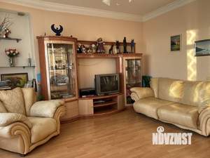 Дом 430м², 3-этажный, участок 10 сот.  