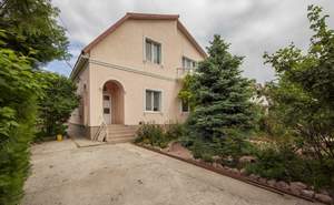 Дом 220м², 2-этажный, участок 6 сот.  
