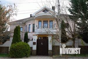 Дом 432м&sup2;, 3-этажный, участок 10 сот.  