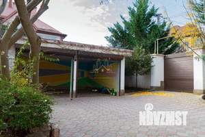 Дом 432м&sup2;, 3-этажный, участок 10 сот.  