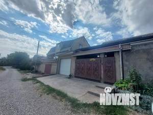 Дом 274м&sup2;, 2-этажный, участок 6 сот.  