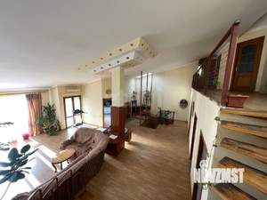 Дом 354м², 3-этажный, участок 4 сот.  