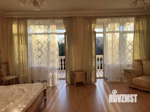 Дом 430м², 3-этажный, участок 10 сот.  