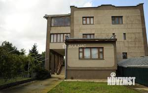 Дом 1000м&sup2;, 3-этажный, участок 17 сот.  