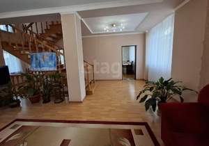 Дом 220м², 3-этажный, участок 5 сот.  