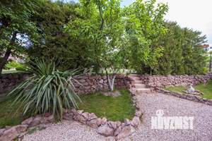 Дом 220м², 2-этажный, участок 6 сот.  