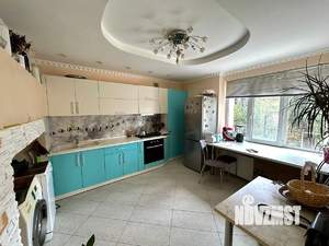 Дом 185м², 3-этажный, участок 3 сот.  