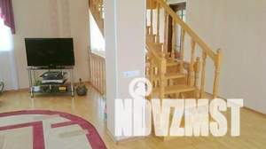Дом 220м², 3-этажный, участок 5 сот.  