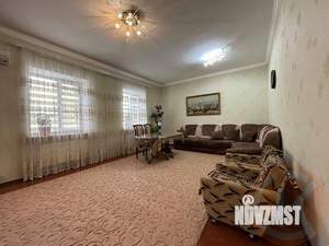 Дом 239м², 2-этажный, участок 6 сот.  