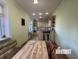 Дом 270м&sup2;, 2-этажный, участок 8 сот.  