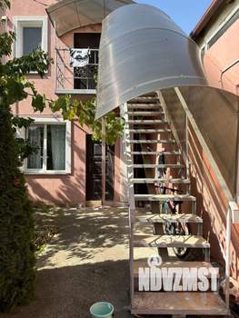 Дом 246м&sup2;, 2-этажный, участок 4 сот.  