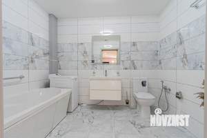 Дом 256м², 3-этажный, участок 18 сот.  