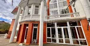 Дом 1767м&sup2;, 4-этажный, участок 28 сот.  