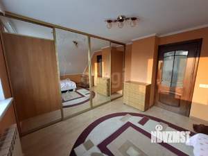 Дом 220м&sup2;, 3-этажный, участок 5 сот.  