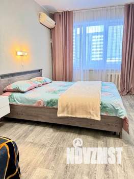 1-к квартира, посуточно, 40м2, 9/9 этаж