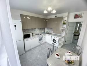 1-к квартира, посуточно, 39м2, 4/8 этаж