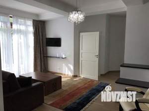 4-к квартира, на длительный срок, 140м2, 1/3 этаж