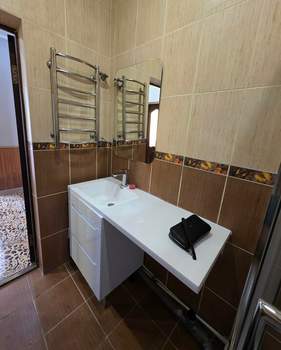 3-к квартира, на длительный срок, 90м2, 1/4 этаж